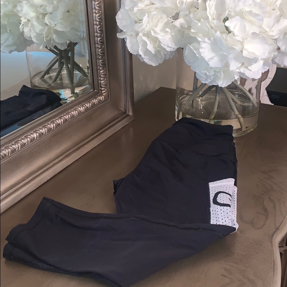 PHEEL cropped work out leggings, CB branded